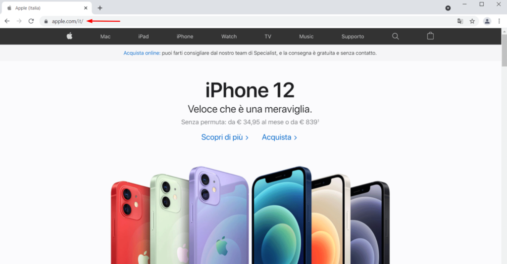 The Italian version of Apple's homepage, with the '/it/' portion of the URL indicated by a red arrow.